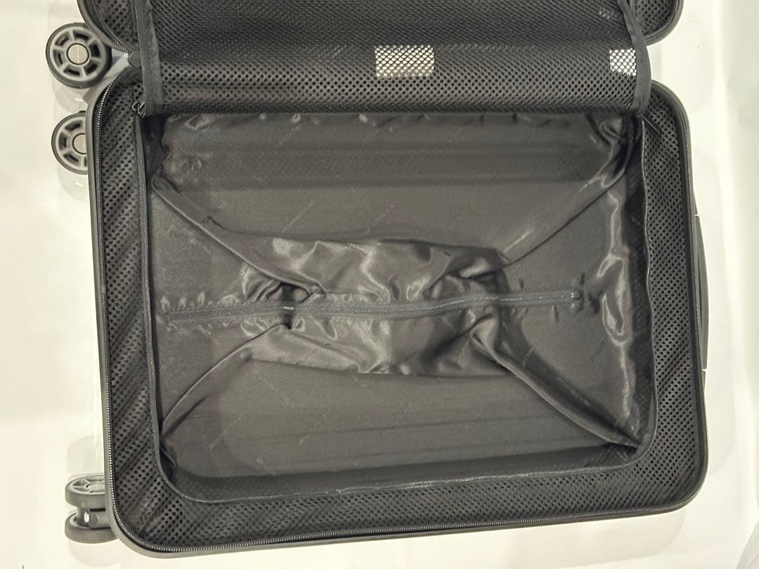中古品RIMOWAリモワ×PORSCHEポルシェホワイト キャリーケース32L
