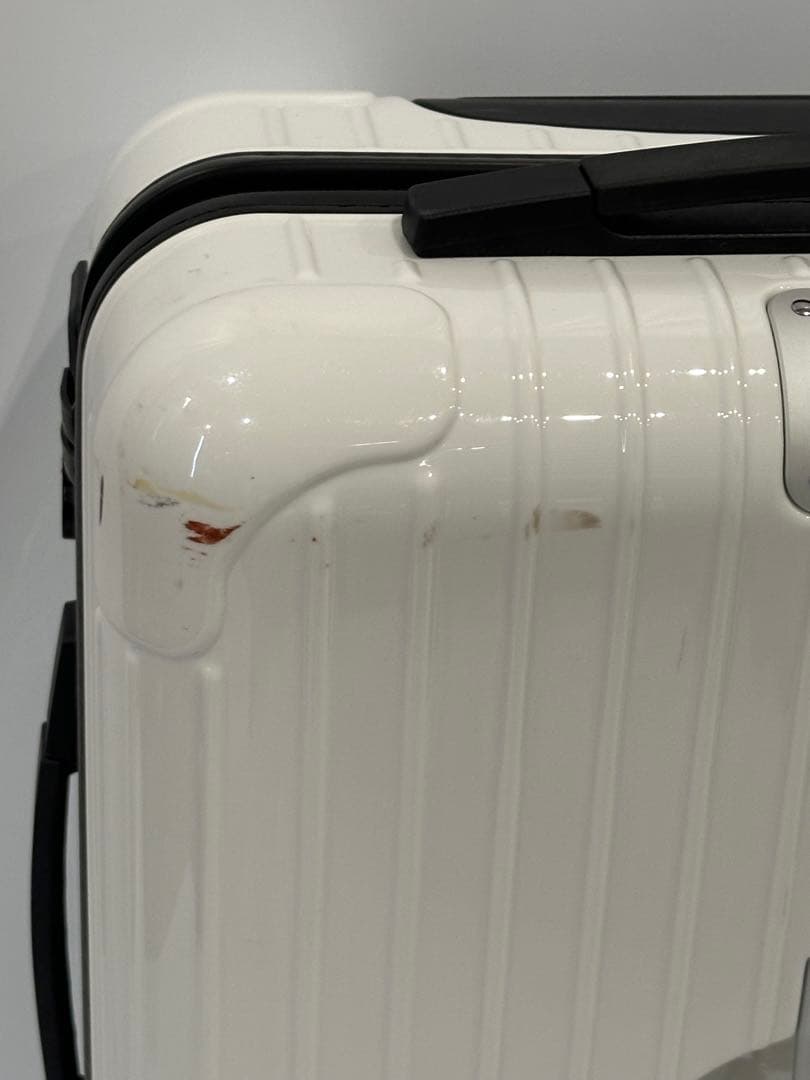 中古品RIMOWAリモワ×PORSCHEポルシェホワイト キャリーケース32L