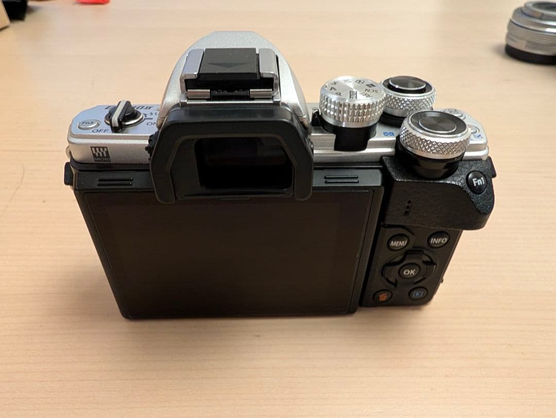 OLYMPUS オリンパスOM-DE-M10MarkII EZダブルズームキット