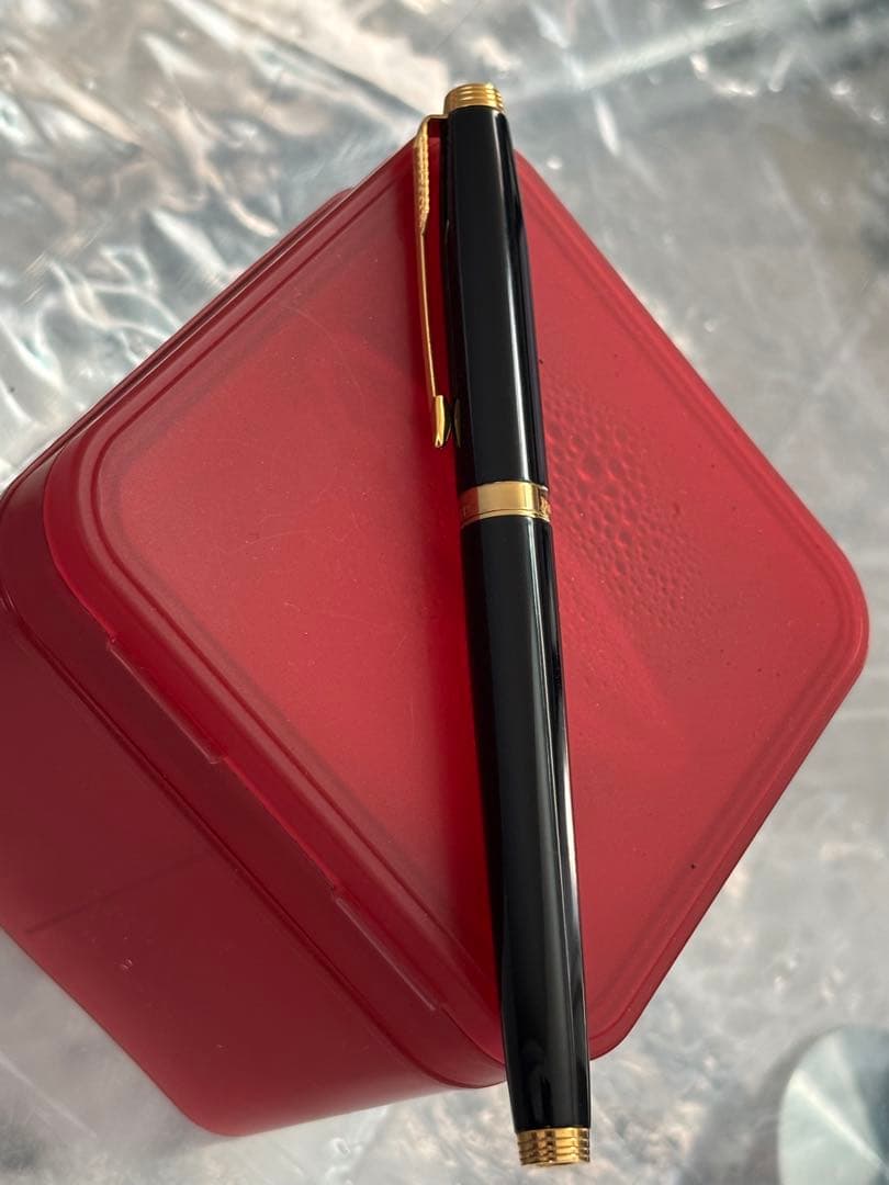【美品】PARKER パーカー 万年筆 14Kペン先 黒×ゴールドレザーケース付