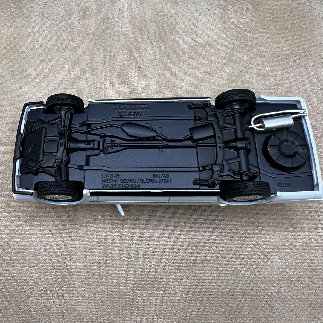 セドリック1987 トミカリミテッドヴィンテージ ネオ　LV-N43 22a 白