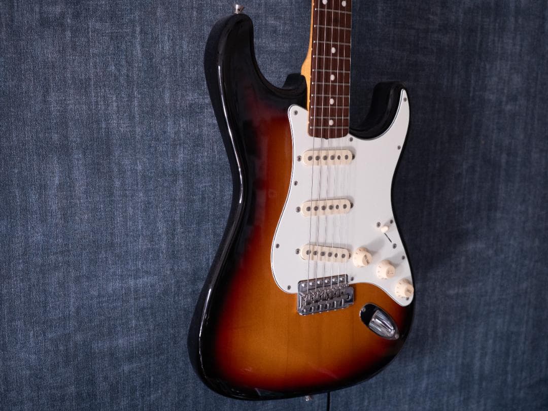 Fender Japan 2011 stratocasterほぼ未使用 mint